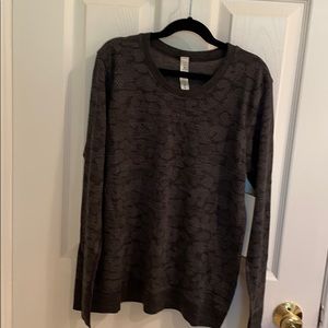 NWT Lululemon Breeze by Long Sleeve in Size 6